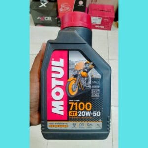Motul 7100 SAE 20W-50 Motor Oil: 100% Synthetic Oil for Ultimate Motorcycle Perf